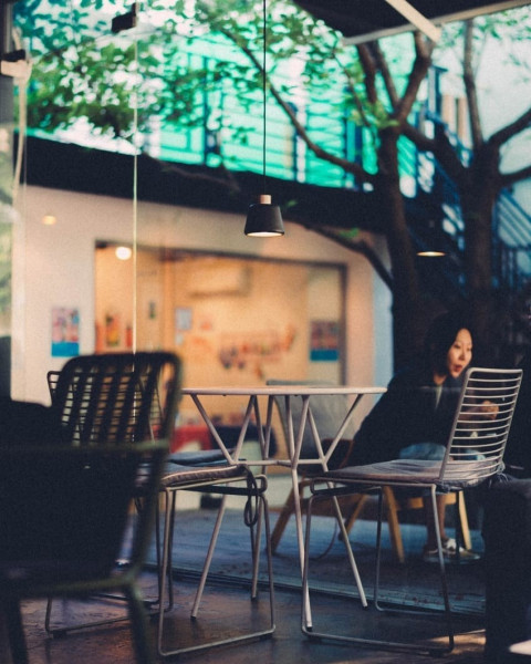 Table and chair Instagram Viral Photo Editing Background